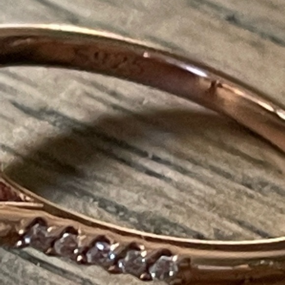 Alexandrite and Zircon Rose Gold Ring - Picture 14 of 15